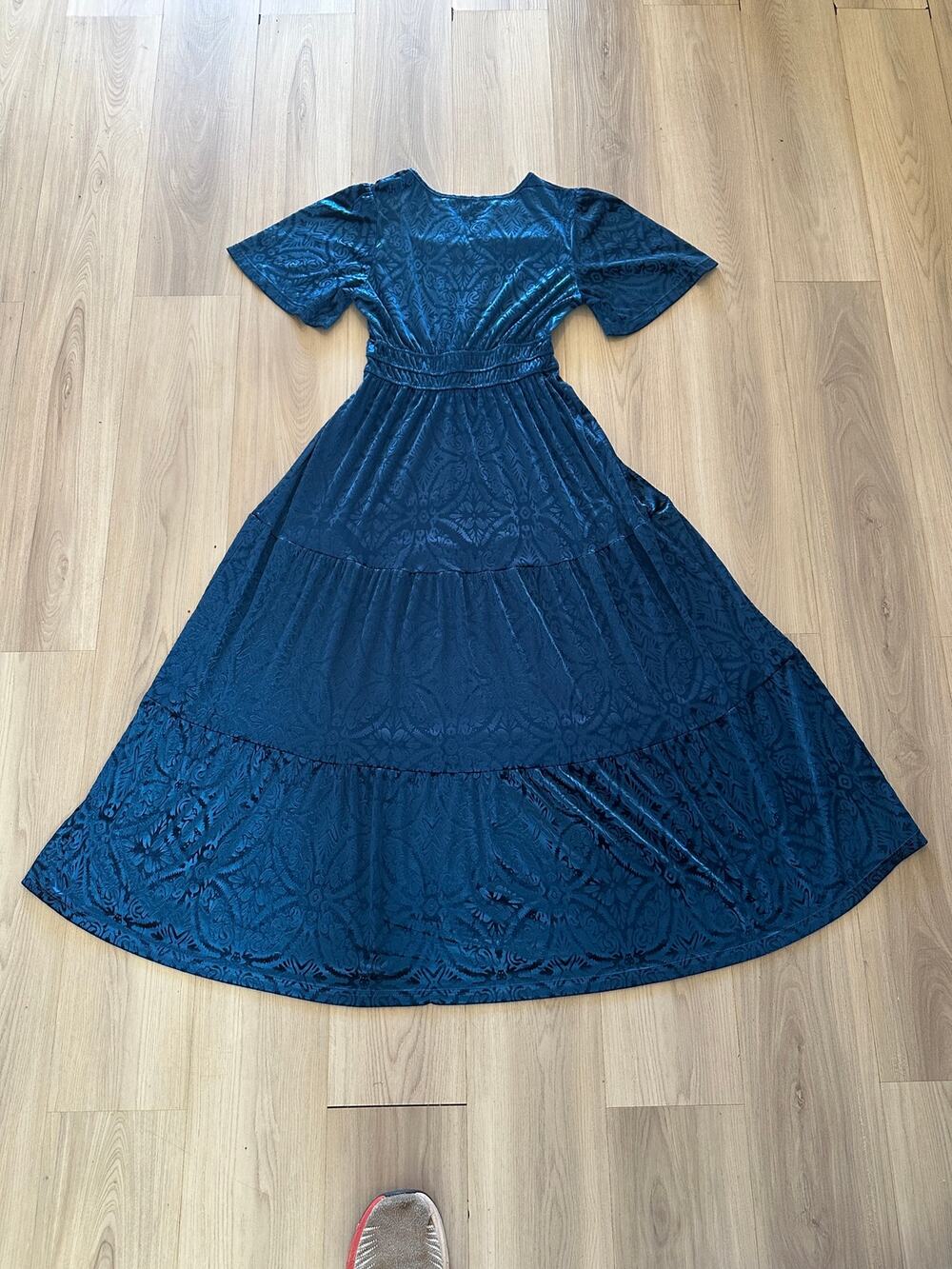 Simplee Navy Blue Floral Burnout Velvet Maxi Dress Small V-Neck Wedding Guest